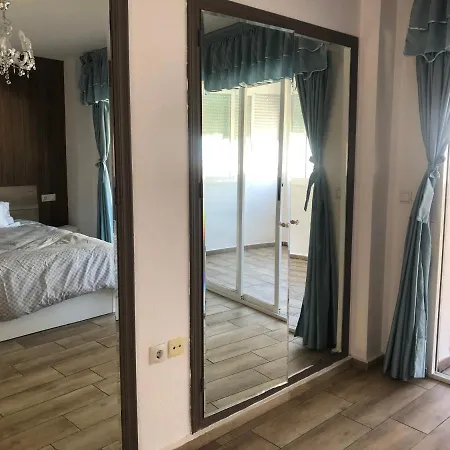 Holiday Chalet Benidorm Дом отдыха *