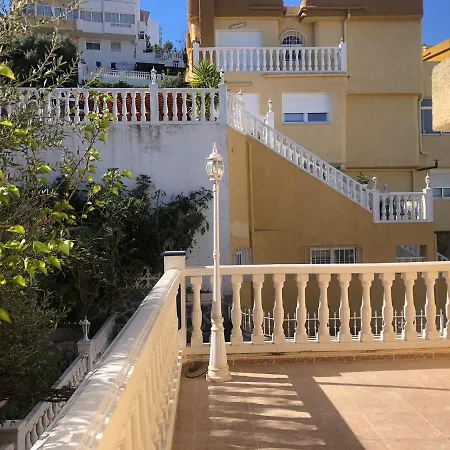 Holiday Chalet Benidorm Дом отдыха